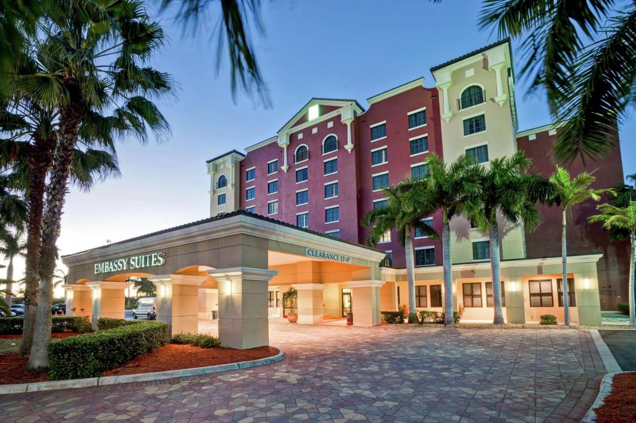 Embassy Suites Fort Myers - Estero Bagian luar foto
