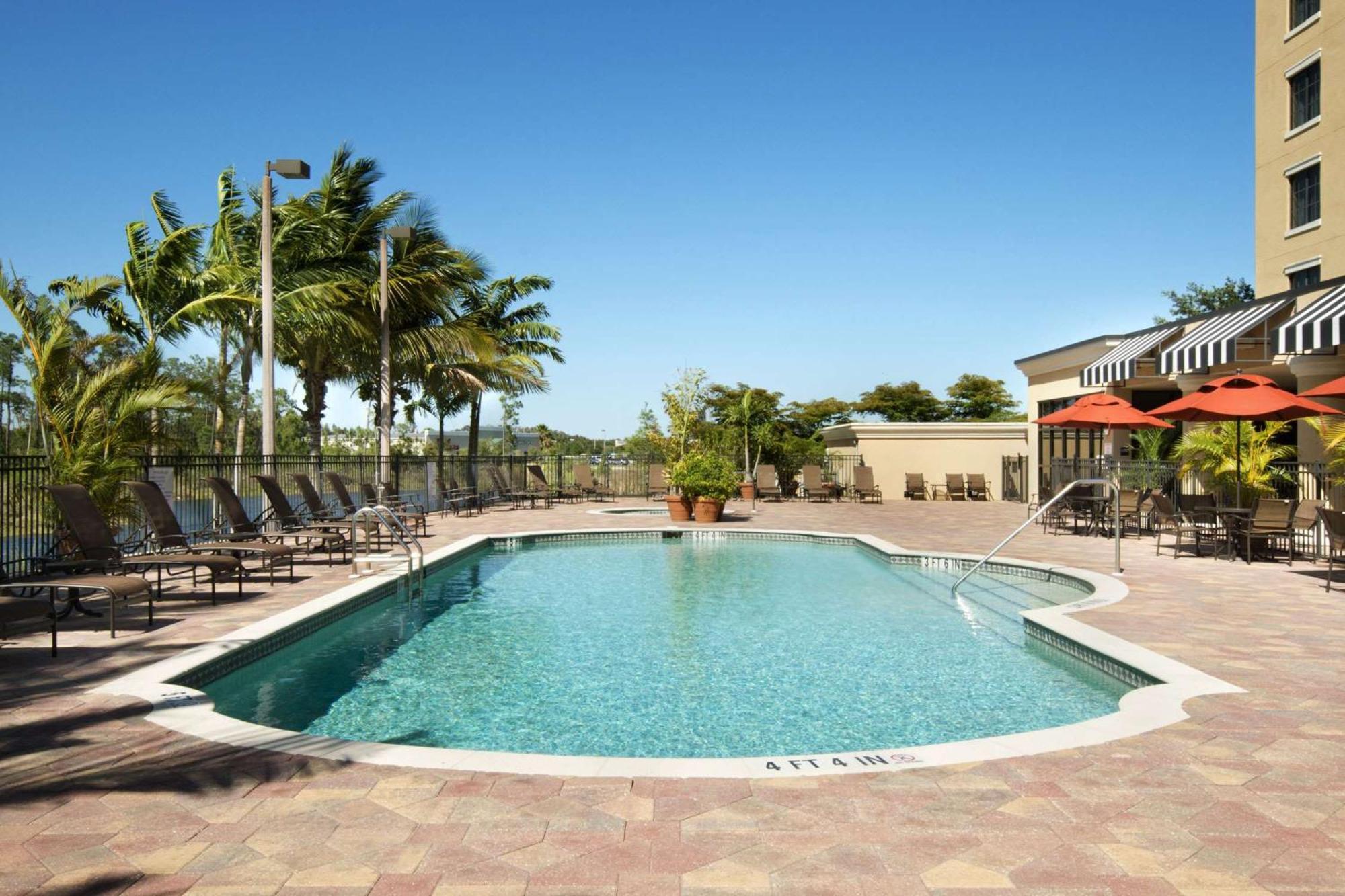 Embassy Suites Fort Myers - Estero Bagian luar foto
