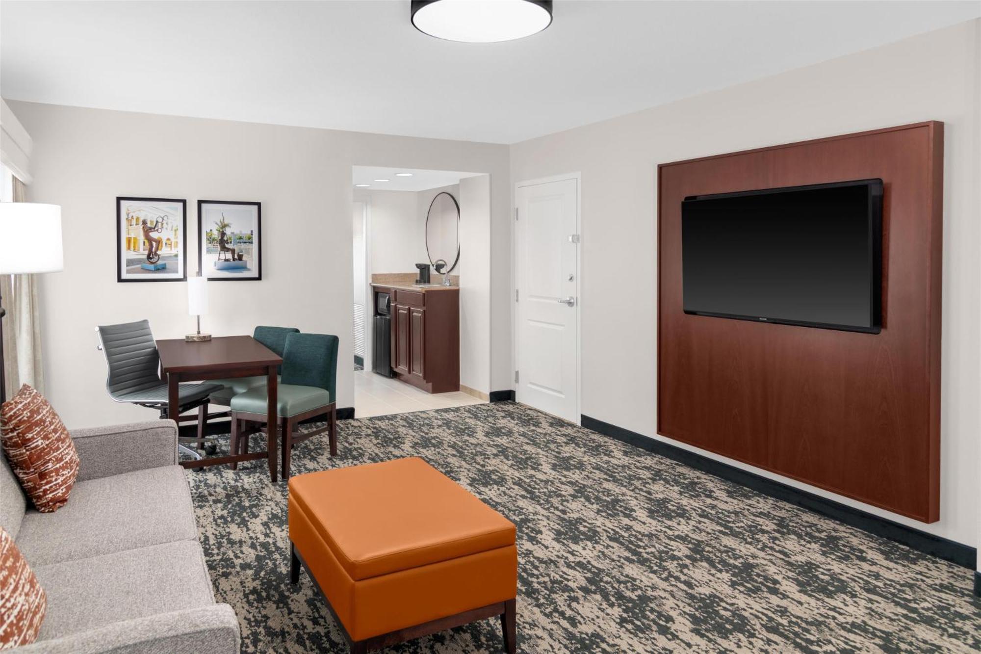 Embassy Suites Fort Myers - Estero Bagian luar foto