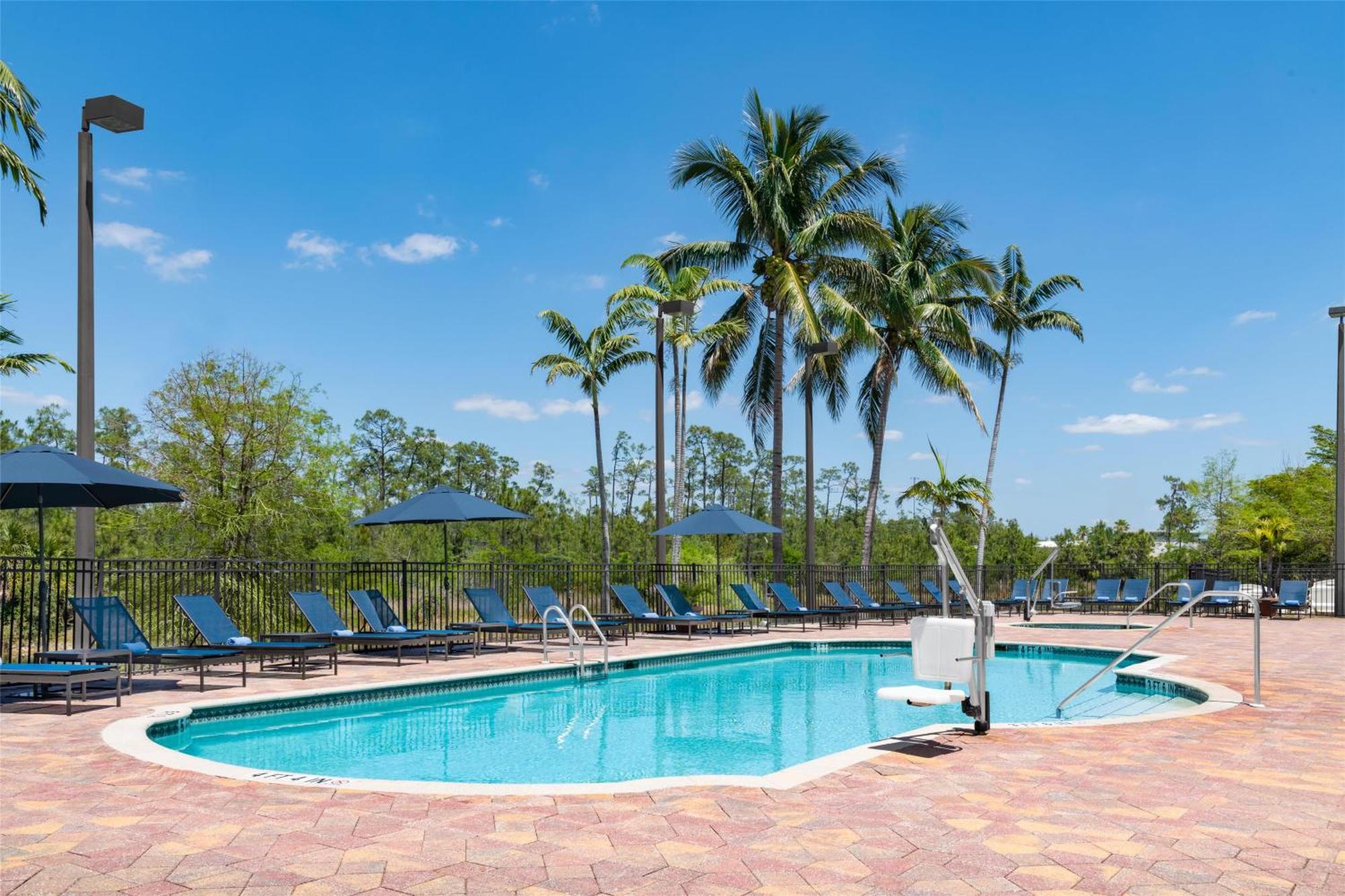 Embassy Suites Fort Myers - Estero Bagian luar foto