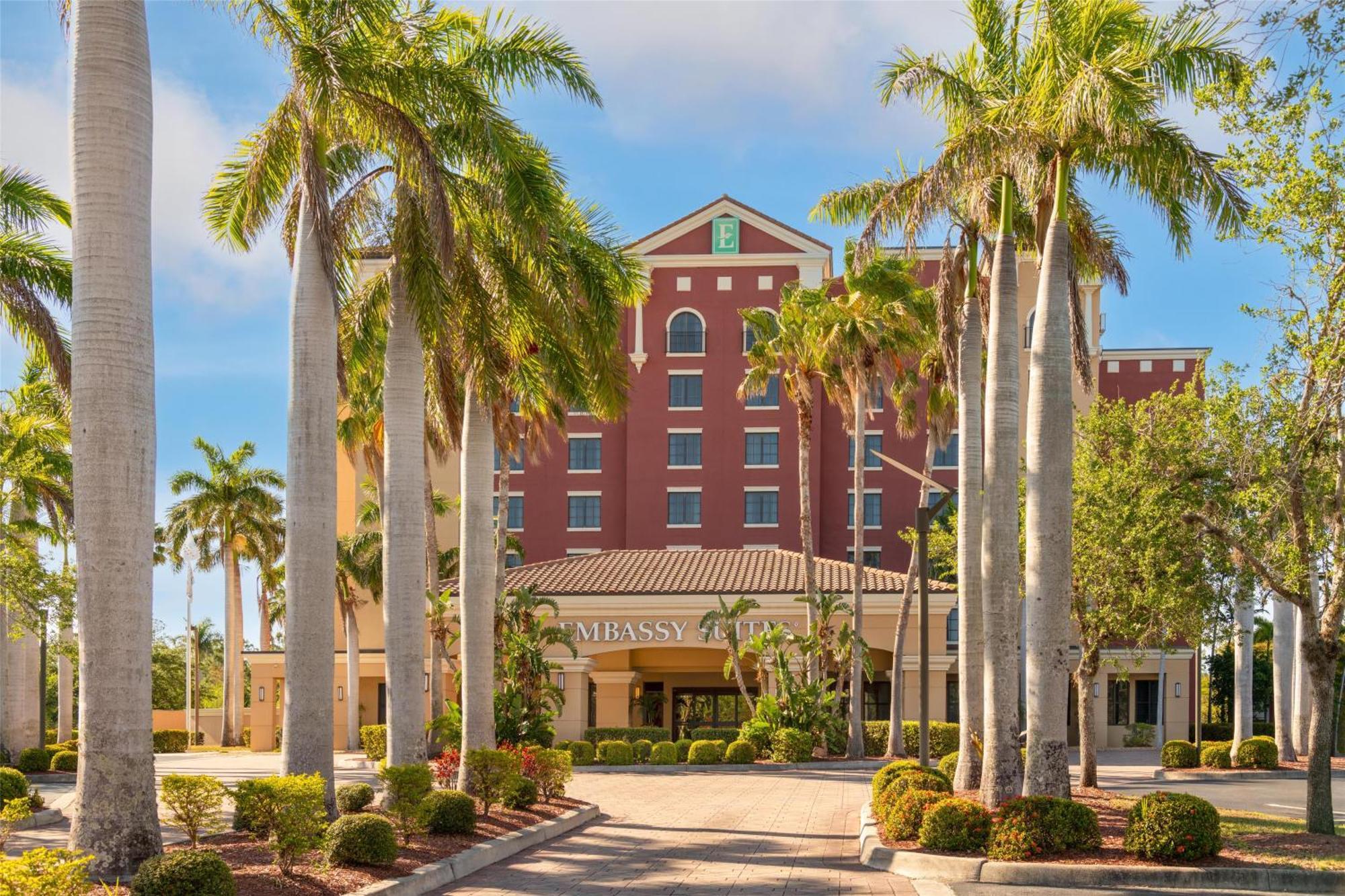 Embassy Suites Fort Myers - Estero Bagian luar foto